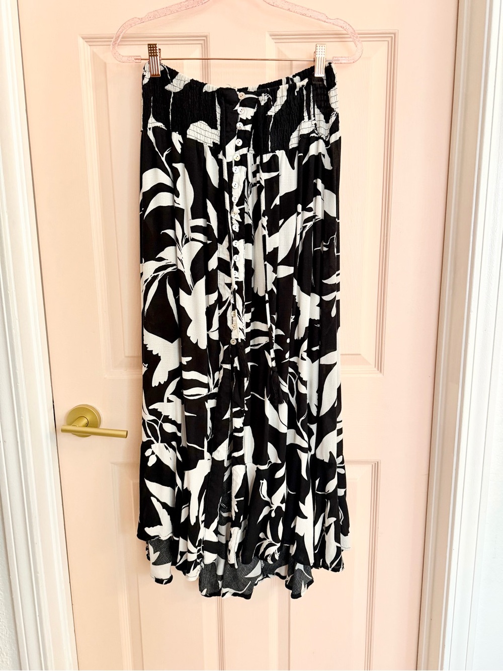 Black and white Emerson rose skirt